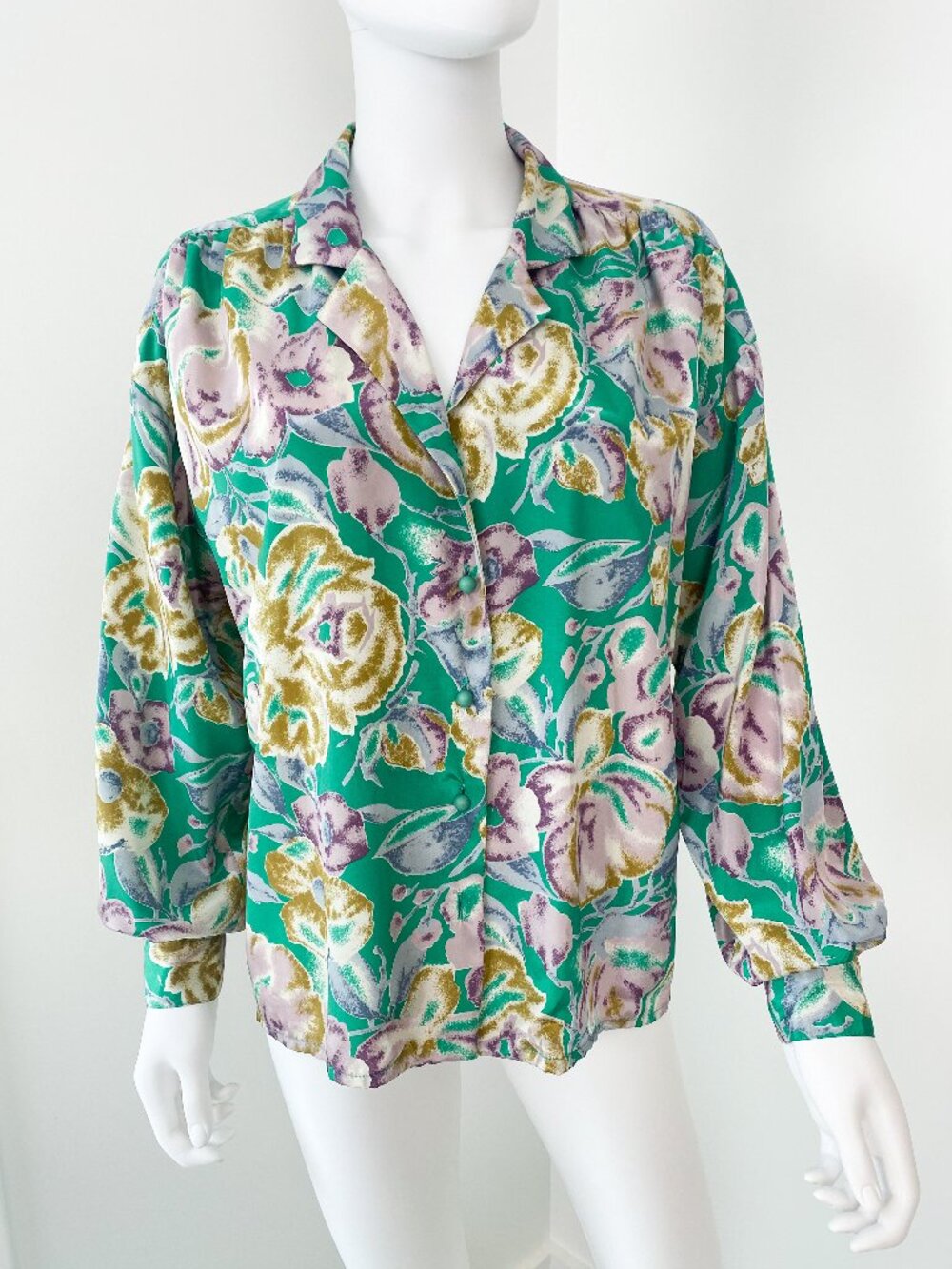 Vintage 1980s Silk-Touch Fabric Blouse Top Green and Lavender Flowers Size 12/14